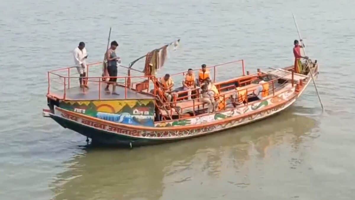 2 Dead, 5 Missing After Boat Capsizes In Bihar's Samastipur; Search Op Underway