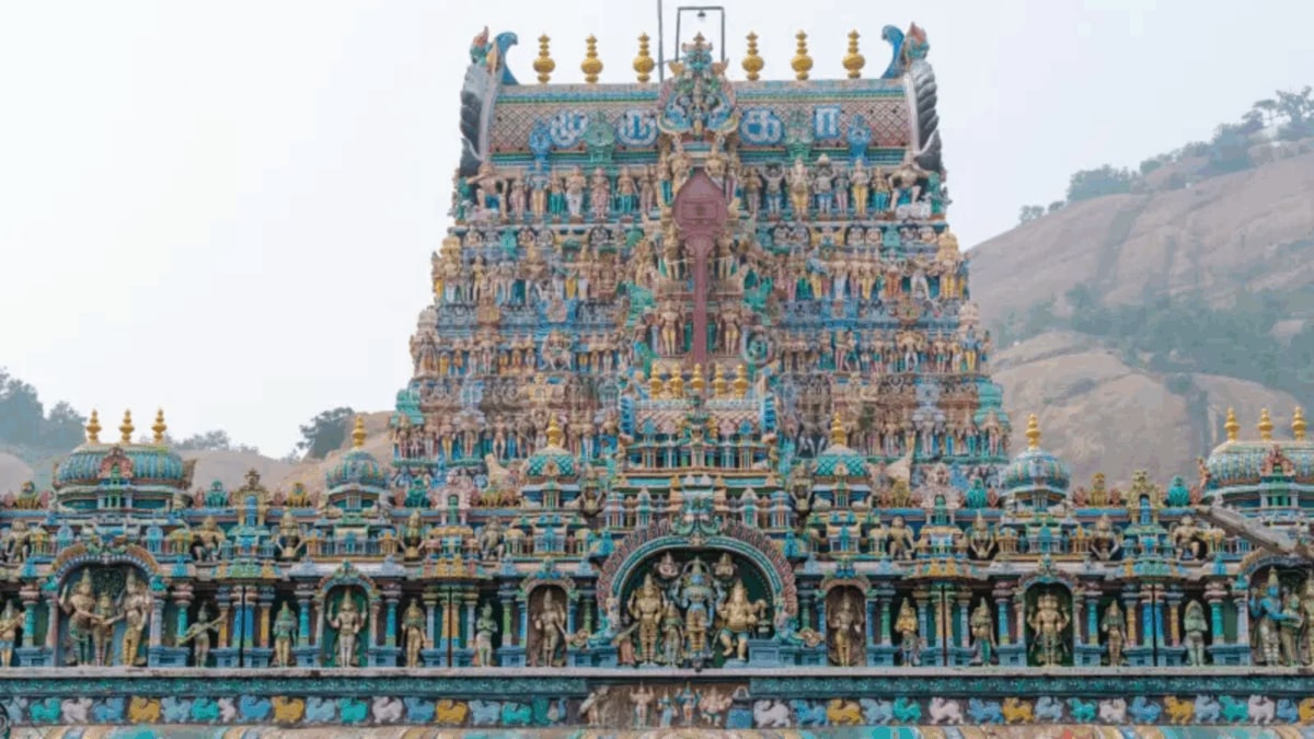 Several Devotees Faint As Massive Crowds Throng Madurai's Thirupparamkunram Temple