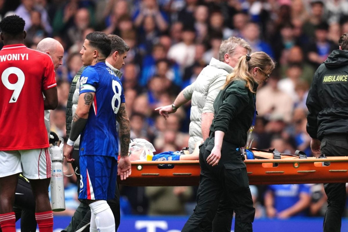 Chelsea Teen Jesse Derry Stretchered Off On Premier League Debut After Head Clash