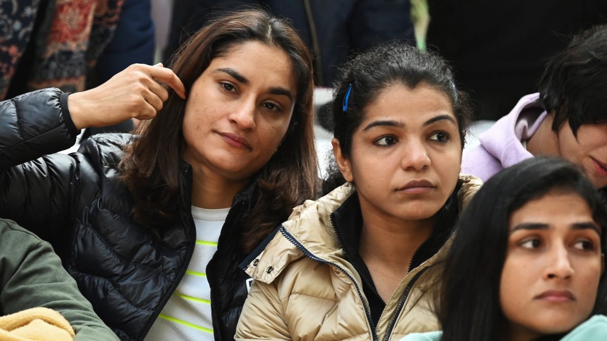 Sakshi Malik Backs Vinesh Phogat In Explosive WFI Row: 'Let Her Compete'