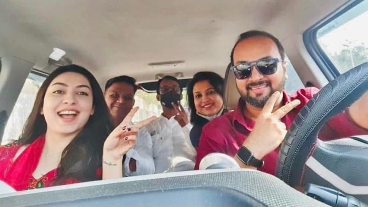 Fuel Prices, Traffic Woes Drive Indians To Carpooling In 2026