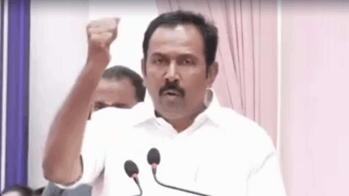 WATCH: Tamil Nadu Congress MLA Raises Rahul-Rajiv Slogan While Taking Oath, Governor Schools Him