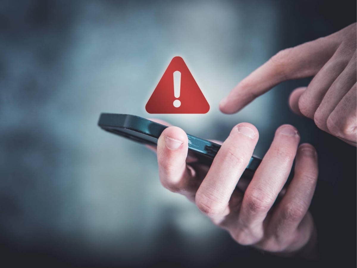 Angry Alert Your Phone Just Beeped Loudly And Said 'Extremely Severe Alert' — Here ...