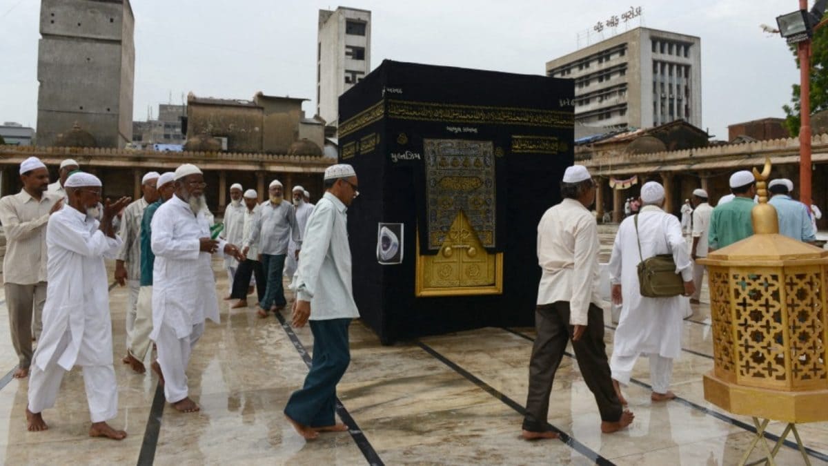 Row Erupts After Haj Airfare Hiked By Rs 10,000, Centre Defends Move Citing West Asia Crisis