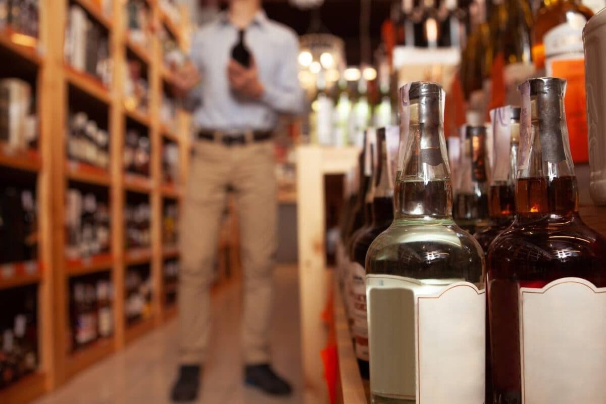 No More 10 PM Cheers: Delhi Liquor Shops To Close At 8 PM Till Weekend Over NEET Protests