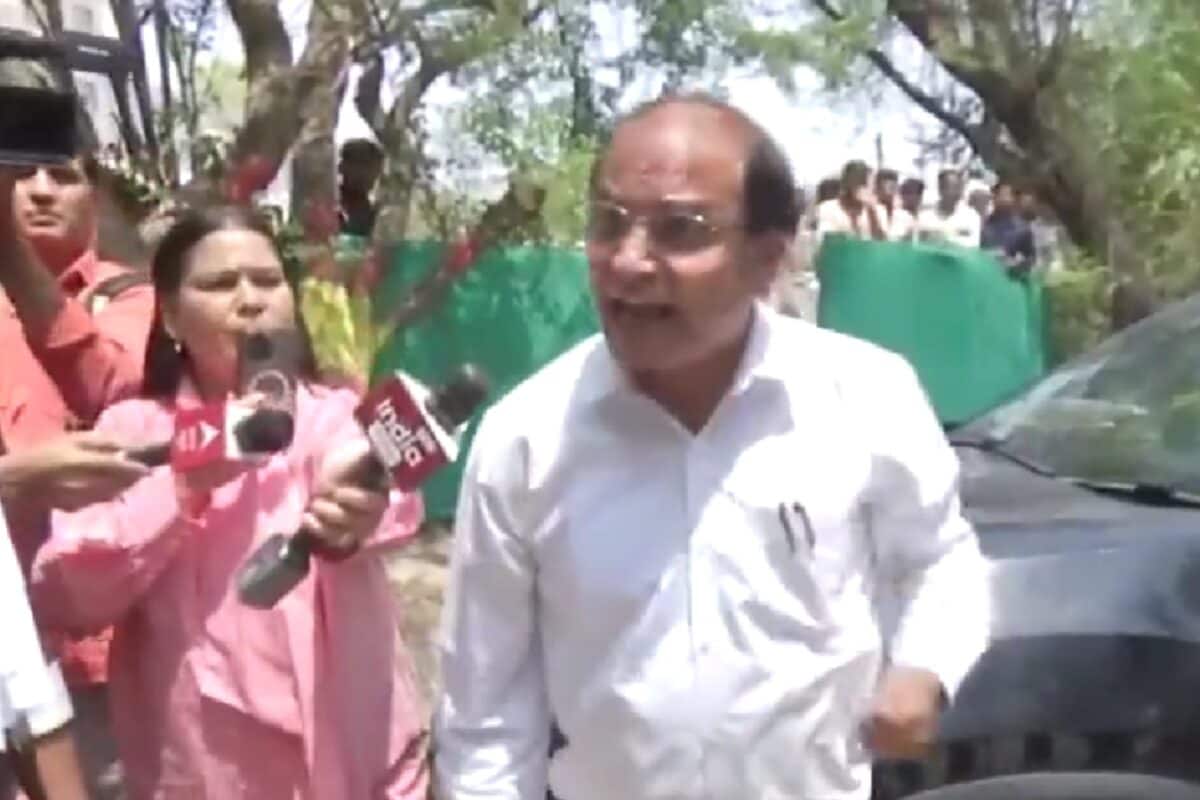 Twisha Sharma Case: Giribala Singh’s Lawyer Loses Temper After Car Runs Over His Foot | Video