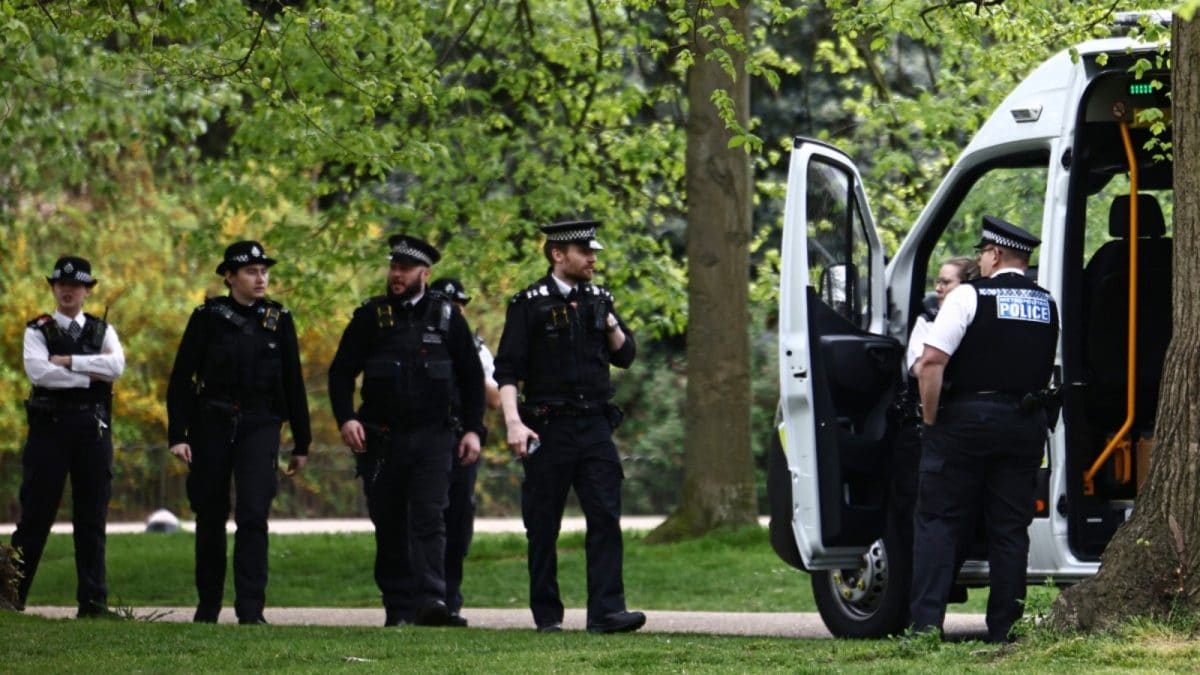 4 People Injured In 'Indiscriminate' Drive-By Shooting In South London; 1 Critical