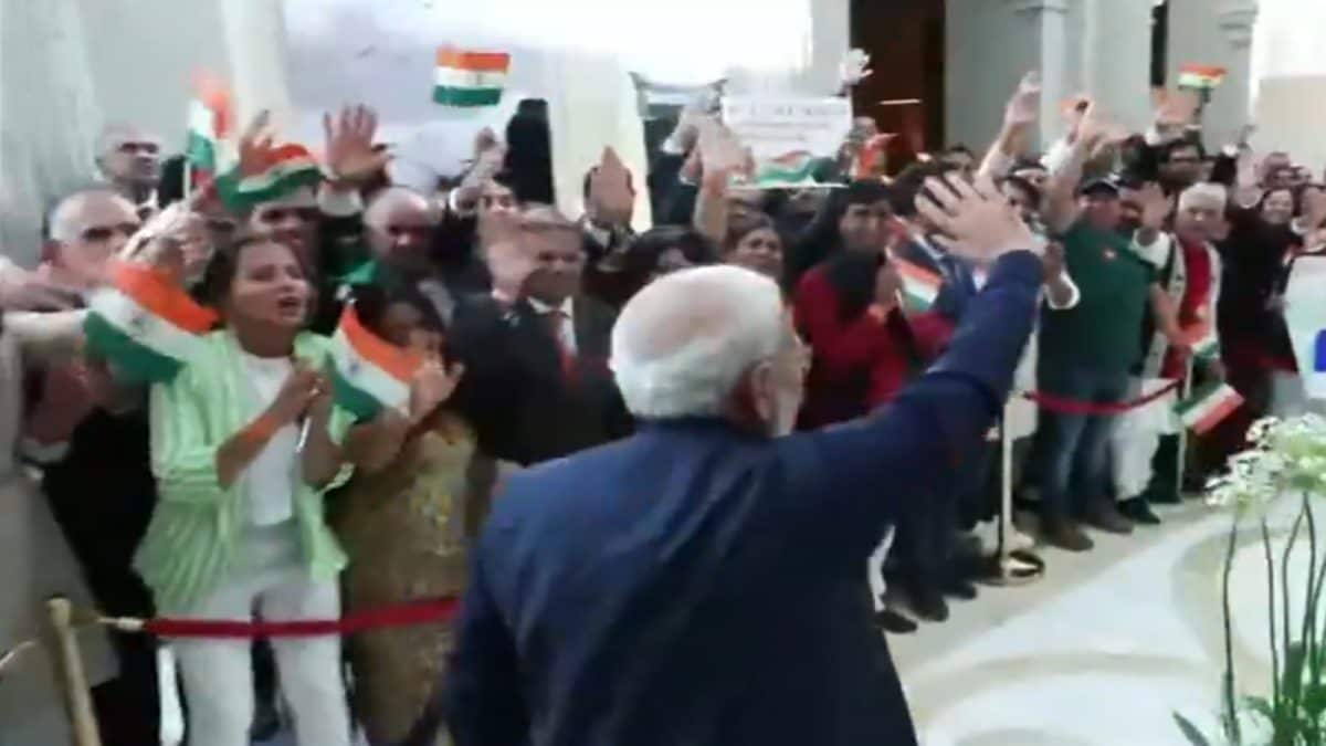 PM Modi Gets Rousing Welcome In Rome, Meets Indian Diaspora In Italy | Watch