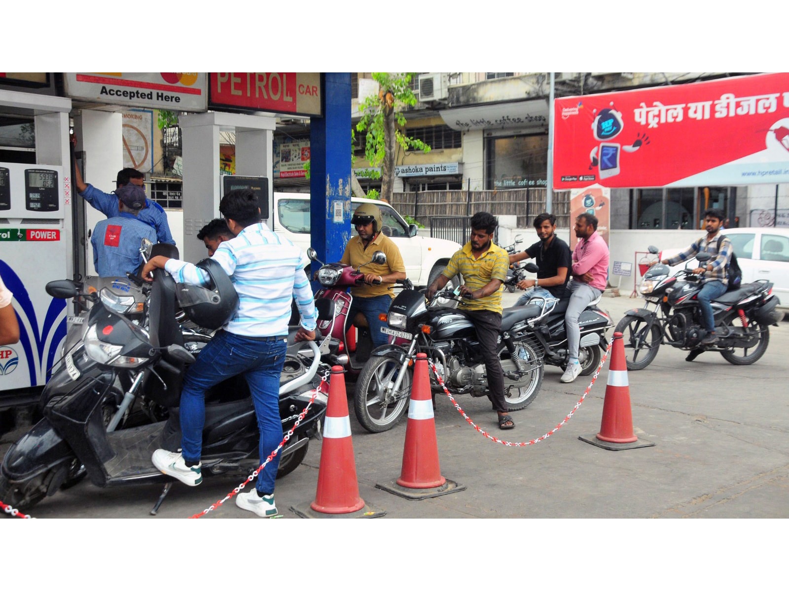 Petrol Price Hike Explained: Full Tank Cost In Major Indian Cities, Fuel Rates And City-Wise Comparison
