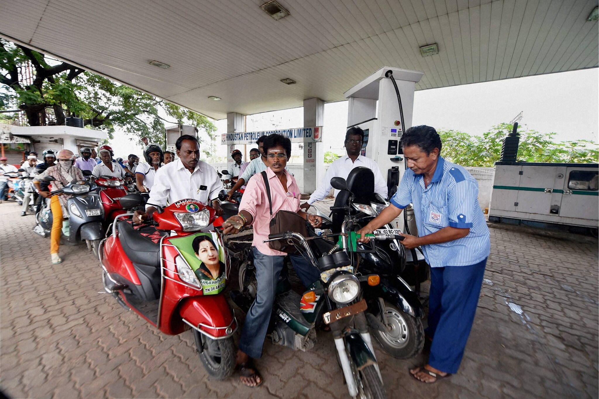 Petrol Price Hike Explained: Full Tank Cost In Major Indian Cities, Fuel Rates And City-Wise Comparison