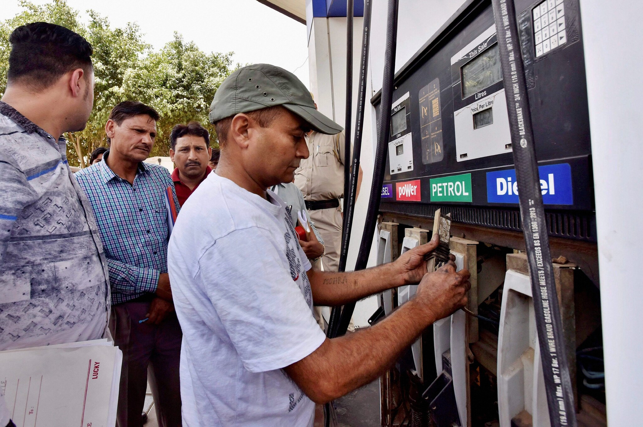 Petrol Price Hike Explained: Full Tank Cost In Major Indian Cities, Fuel Rates And City-Wise Comparison