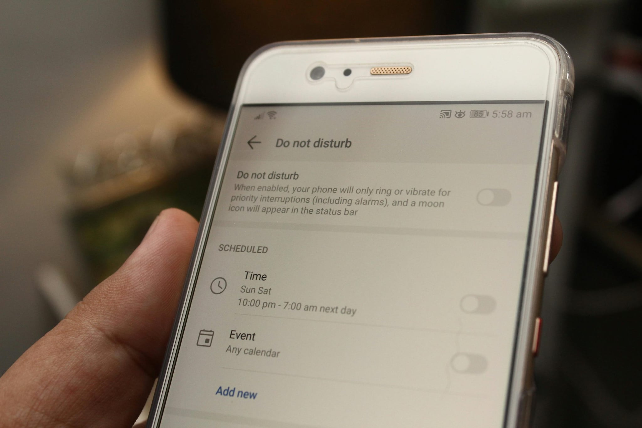    For those who don't want to opt out completely, there's the option to pause their reception by swiping directly on the pile of instant messages in their inbox. 