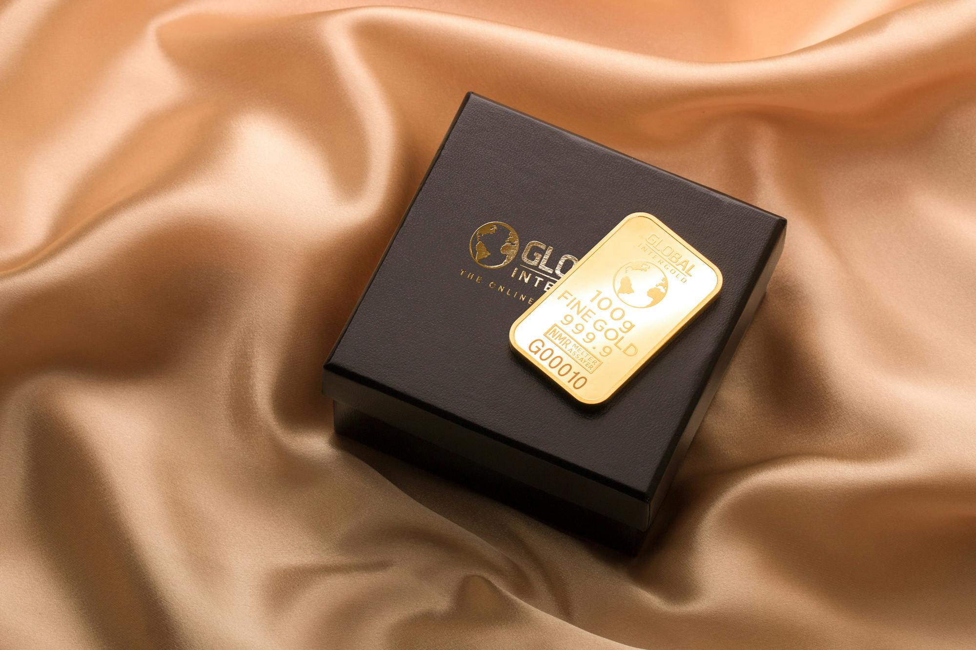  Kalyan Jewellers has also launched a new programme called ‘Nation First – Gold4India’. This aims to deliver old gold exchange programmes, promote the adoption of lighter 18 carat (kt) jewellery, and gold monetisation schemes, and gold recirculation drive. As a part of the programme, customers at the form’s 342 stores will be encouraged to exchange old, unused, broken, or outdated jewellery thereby reducing the need for equivalent quantities of newly imported gold. 