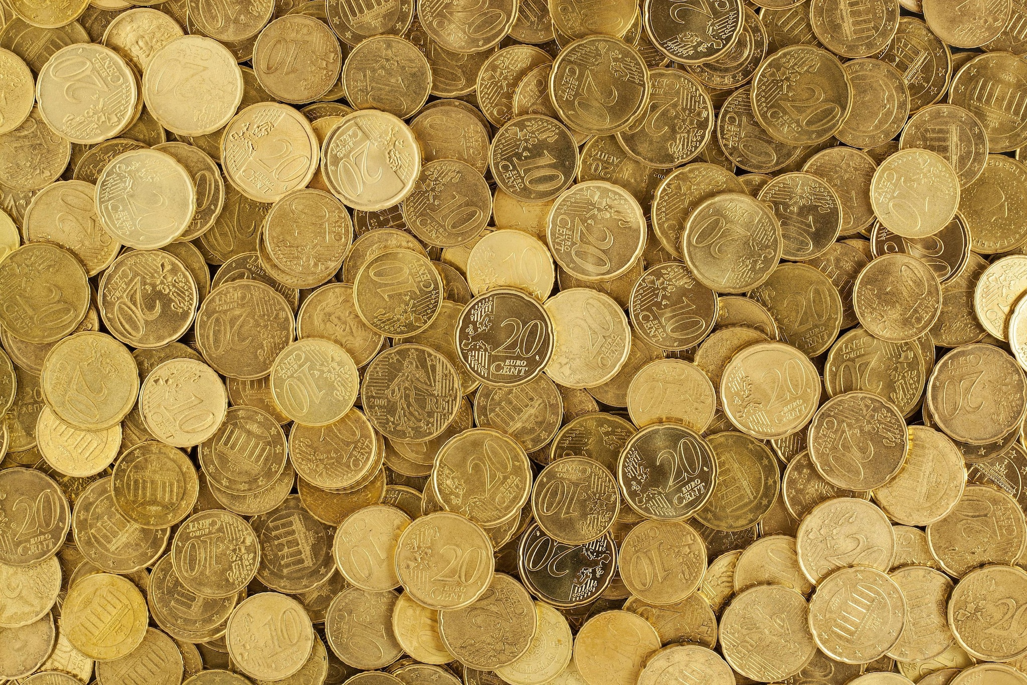 With gold making up around 9–10% of India’s total import bill, the jewellery industry is increasingly aligning with the government’s broader goals by encouraging a shift away from new imports and toward recycling and monetising existing domestic gold holdings.