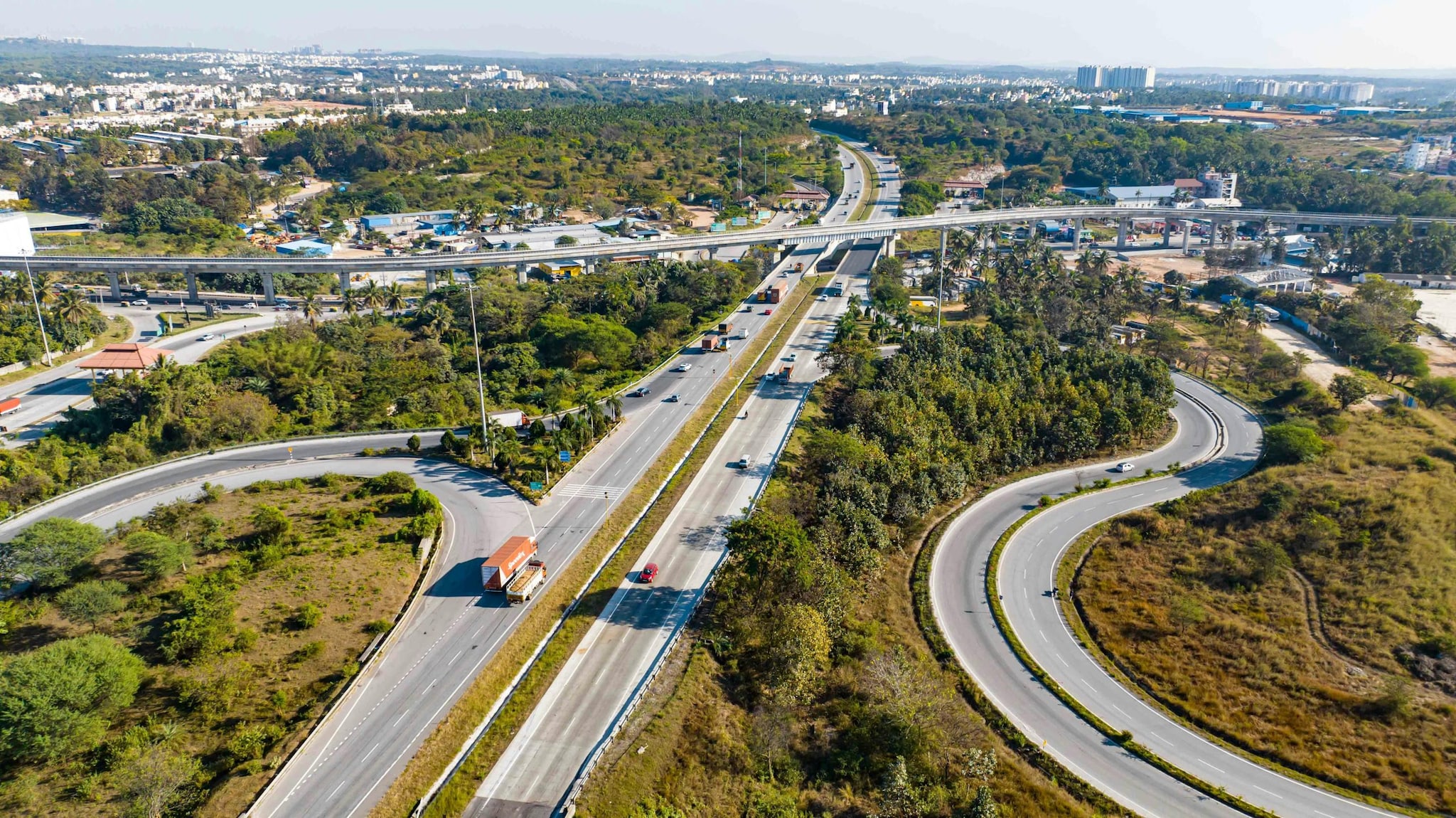 India’s growing network of expressways has transformed the way people travel by road. What once meant long traffic jams, unpredictable delays, and exhausting journeys can now be smoother, faster, and far more enjoyable. From weekend hill escapes to cross-country drives, modern expressways are making road trips easier than ever.