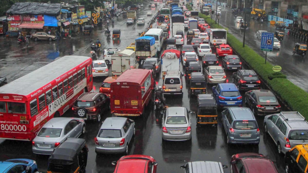 Should India Prioritise E20 Or EVs? Understanding Government's Twin-Track Strategy