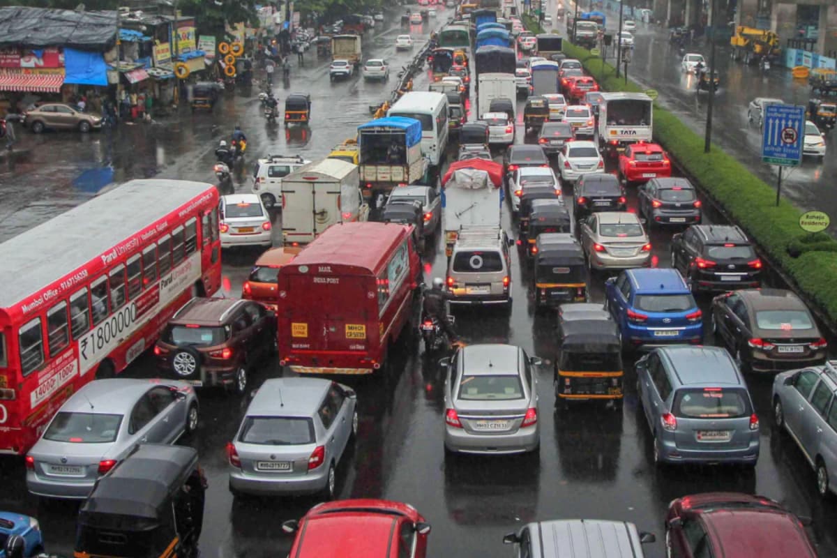 Should India Prioritise E20 Or EVs? Understanding Government's Twin-Track Strategy