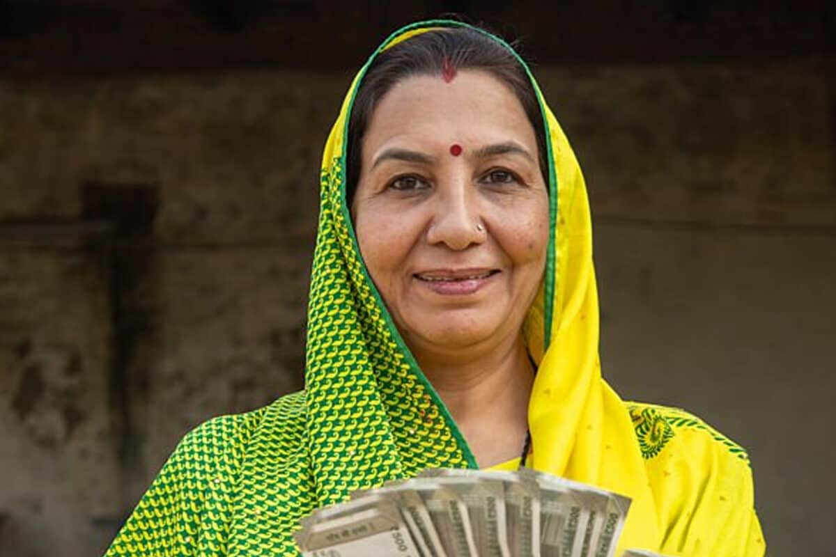 Passed Class 10? This LIC Scheme Can Help Women Earn Monthly Income