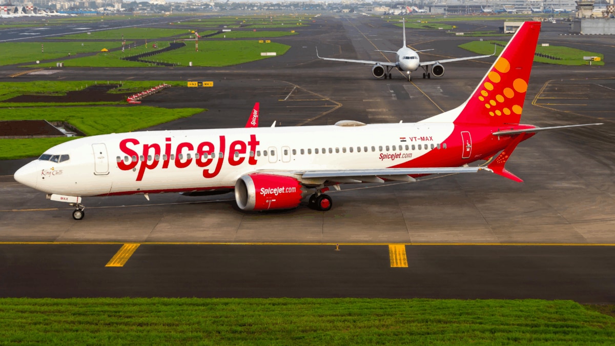 ‘Bina Barish Ke Bhi…’: SpiceJet’s Mumbai Rain Advisory Raises Eyebrows