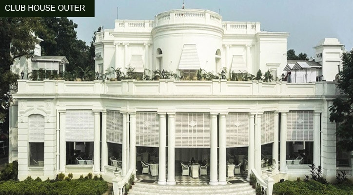 In Kolkata, Tollygunge Club represents a different flavour of elite nostalgia. Established in 1895, the club is deeply tied to Bengal’s bhadralok culture and remains one of the last surviving worlds of old Calcutta gentility. The property itself once housed members of Tipu Sultan’s exiled family before being transformed into a colonial-era club. High ceilings, arched hallways and polished wooden floors continue to define the atmosphere. The club has long attracted fiercely protective members who see it not just as a social institution but as a cultural relic worth defending from modernity. 