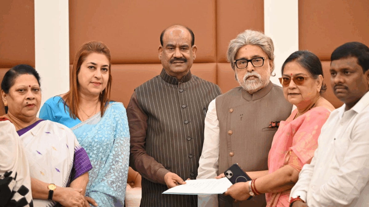 ‘Will Work With NDA Under PM Modi’s Leadership’: Rebel TMC MPs After Meeting Om Birla