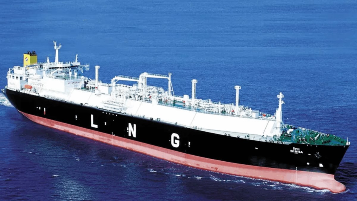 Indian LNG Tanker Disha Among First Vessels To Cross Hormuz After US-Iran Deal Announcement