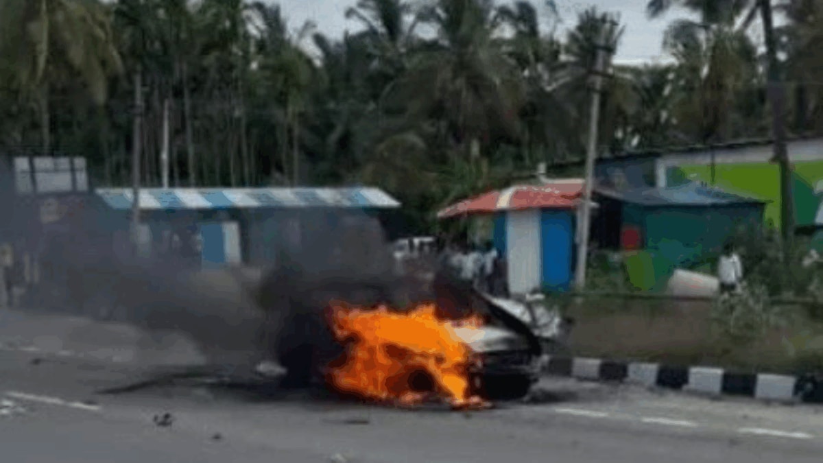 Two Survive Karnataka Highway Car Blast That Killed One Man; Video Captures Split-Second Escape