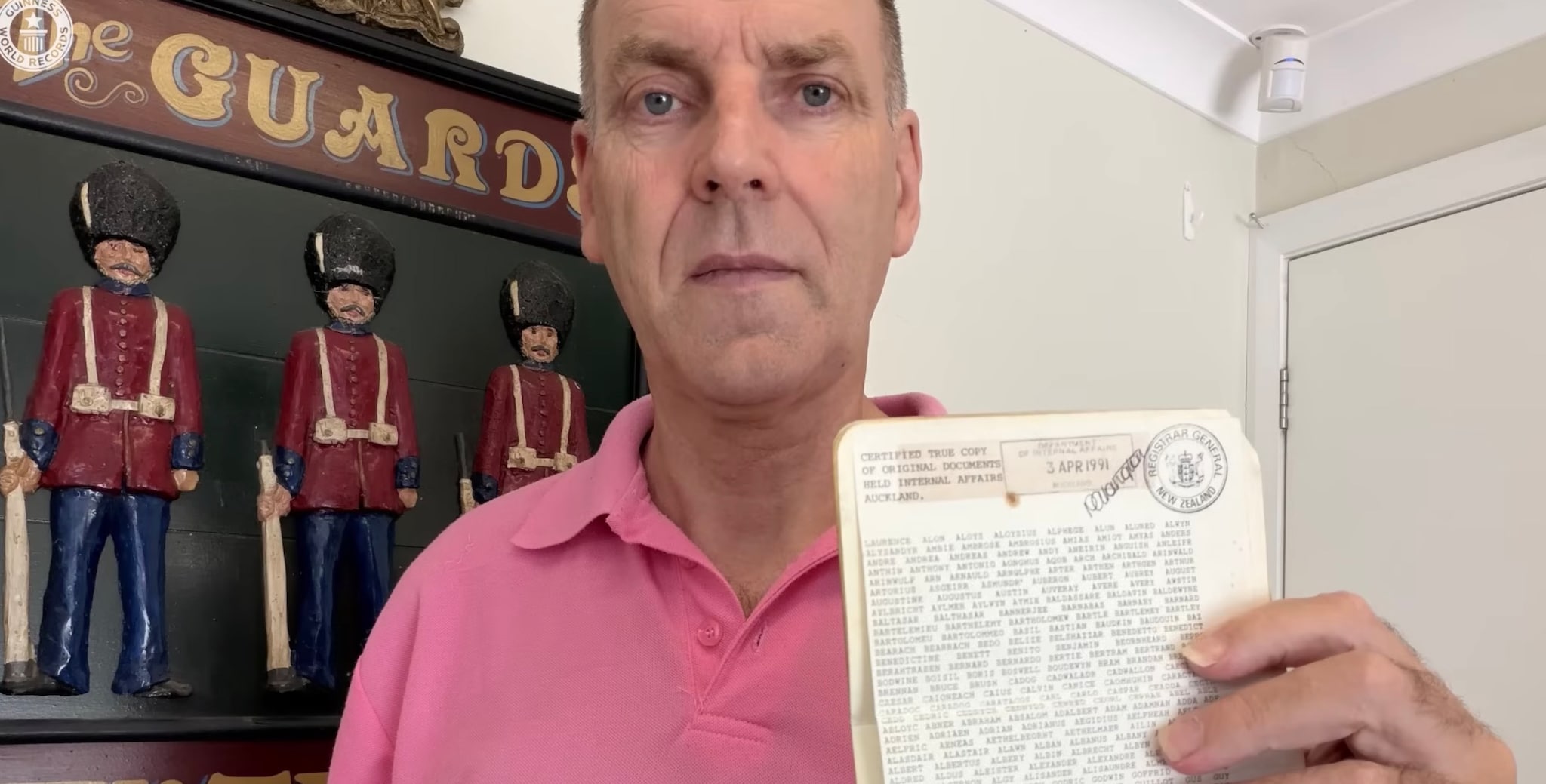  Laurence Watkins from Australia has more than 2000 middle names. He holds the unusual record of world’s longest personal name with a whopping 2,253 unique words making up his moniker. He’s had the name since March 1990 when he decided to legally change it. 