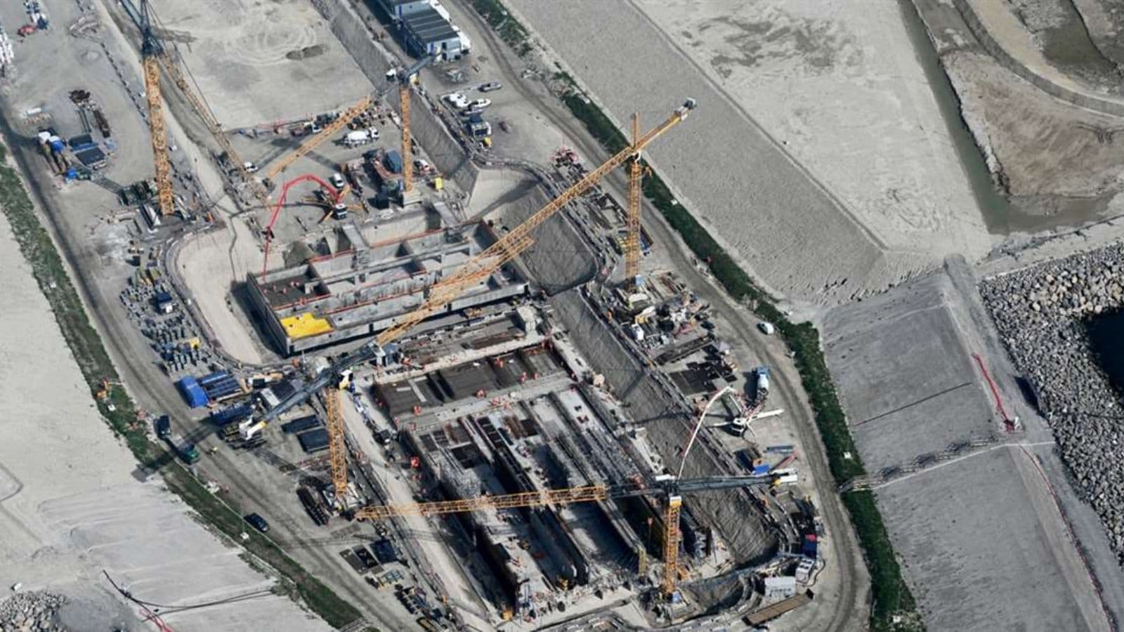 The Fehmarnbelt Tunnel, approximately 18 kilometers long, is being built under the Baltic Sea. Upon completion, travel will become easier than ever. The Fehmarnbelt Tunnel, approximately 18 kilometers long, is being built under the Baltic Sea. Upon completion, travel will become easier than ever.