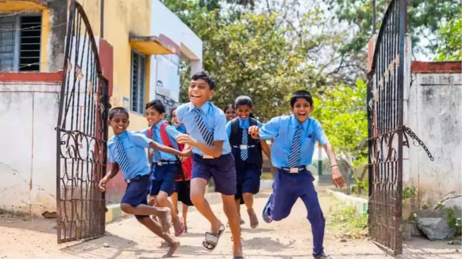 பள்ளி கல்லூரிகளுக்கு விடுமுறை