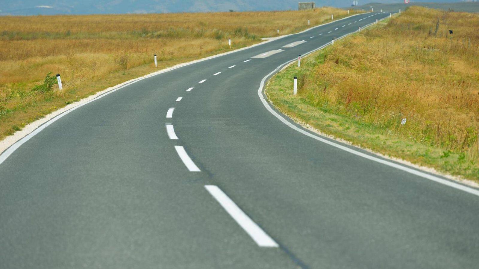 do you know the meaning of white and yellow lines on roads and highways asm do you know the meaning of white and yellow lines on roads and highways asm