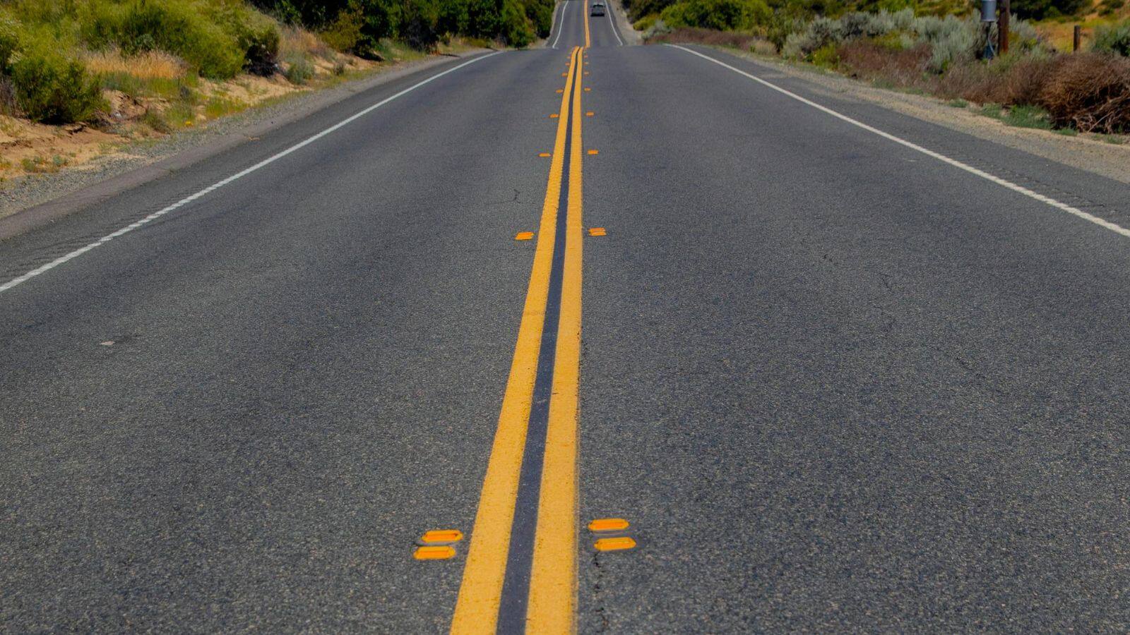 do you know the meaning of white and yellow lines on roads and highways asm do you know the meaning of white and yellow lines on roads and highways asm