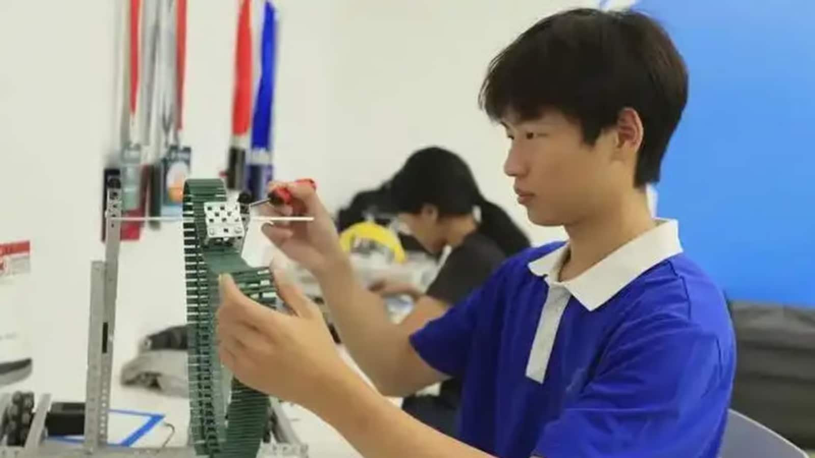 Meet 19-Year-Old CEO Who Built A Drone Startup And Donated Nearly ₹1 Crore  To...