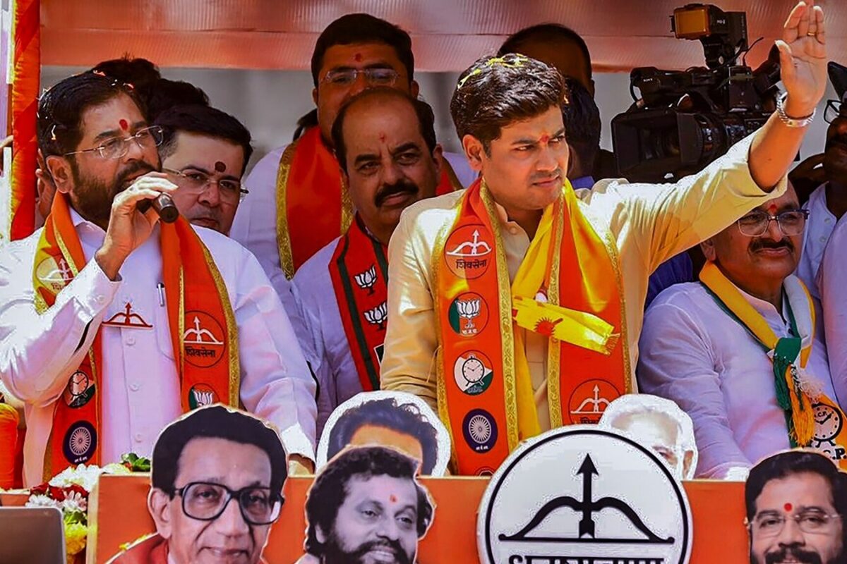 4 Reasons Why Eknath Shinde Attacked Uddhav Thackeray With ‘Bow And Arrow’ Again