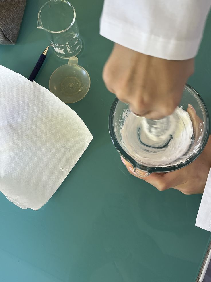 4. Baking Soda TestWhat you need: Baking soda and urine sample. How it works: Add a teaspoon of baking soda to the sample. Traditional belief: A fizzing reaction similar to soda bubbles is believed to be a positive sign.