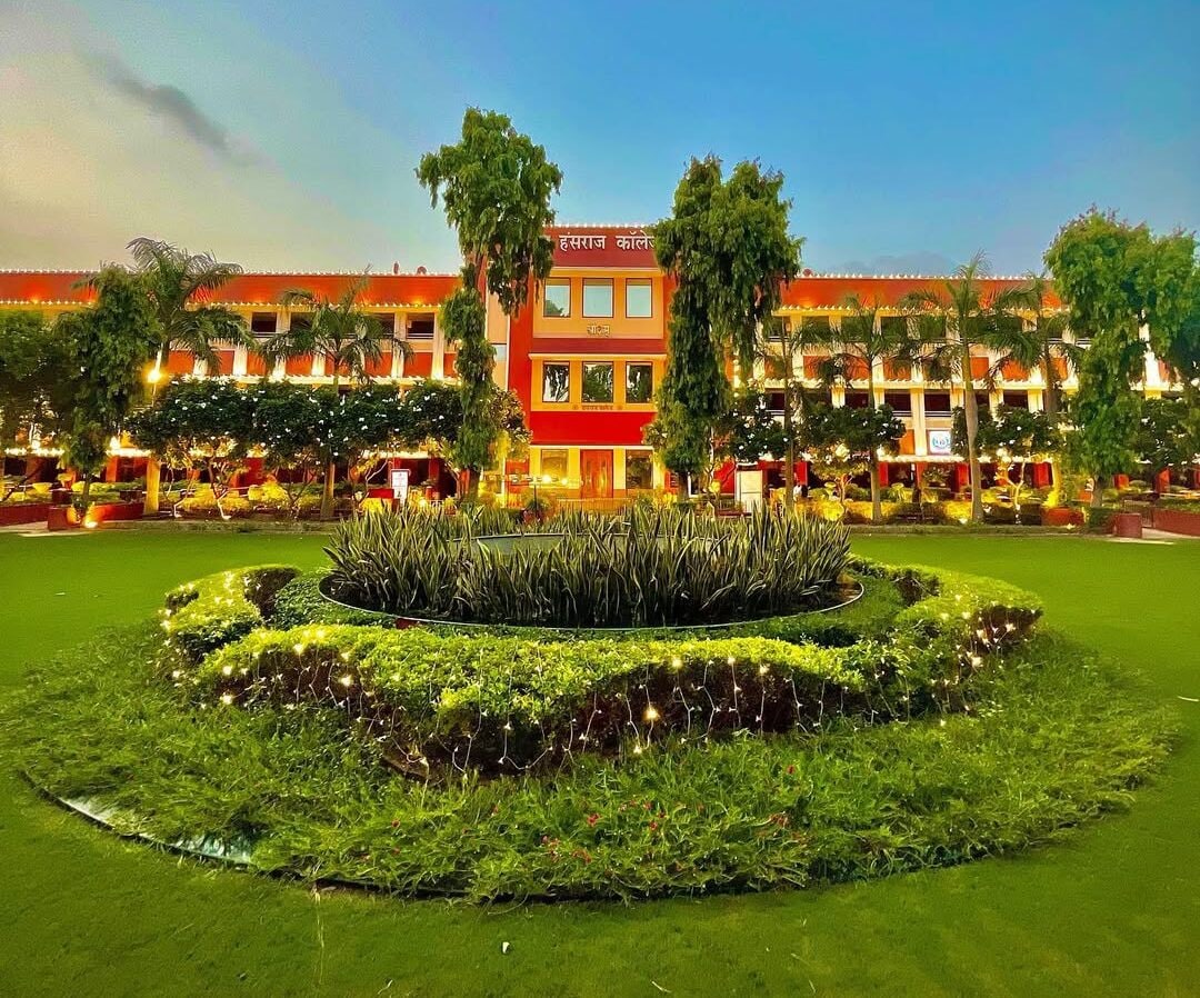 Hans Raj College NIRF 2025 Rank: 3 Score: 81.75 Location: Delhi Known for its excellent faculty and robust placement record, Hans Raj College offers a wide range of undergraduate courses across disciplines.