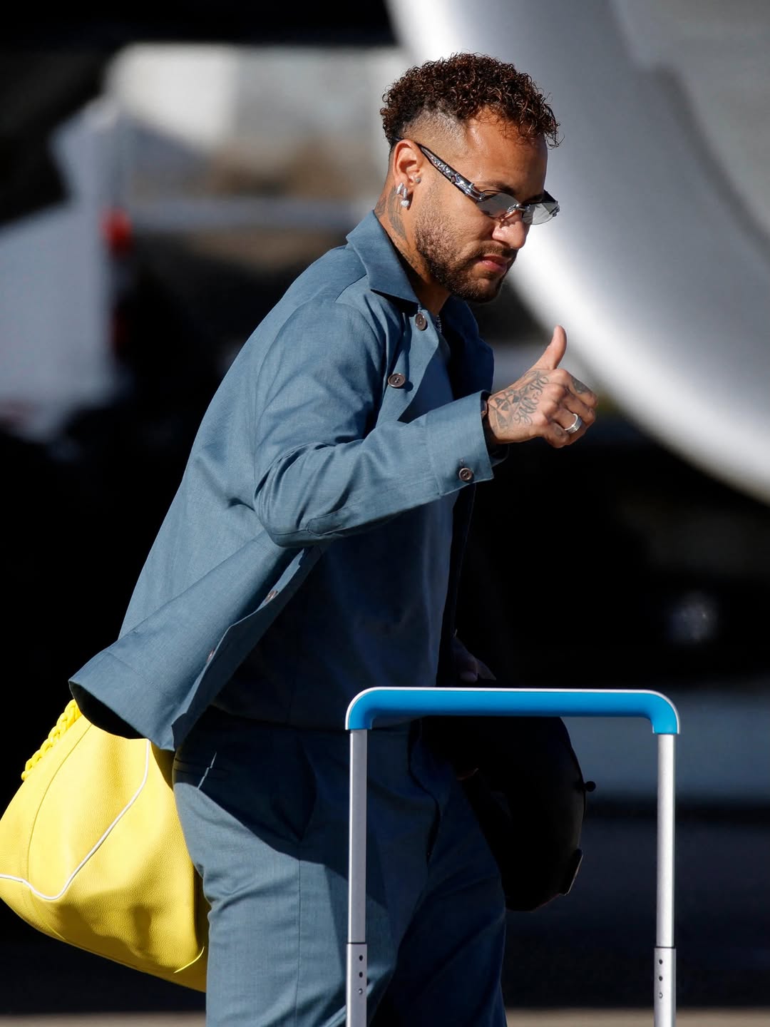 The moment quickly went viral, with football fans around the world amused and intrigued by the sight. On social media, some joked that Brazil were leaving nothing to chance in their quest for a sixth World Cup title, while others pointed out that the water salute is a long-standing aviation tradition rather than a religious ceremony.