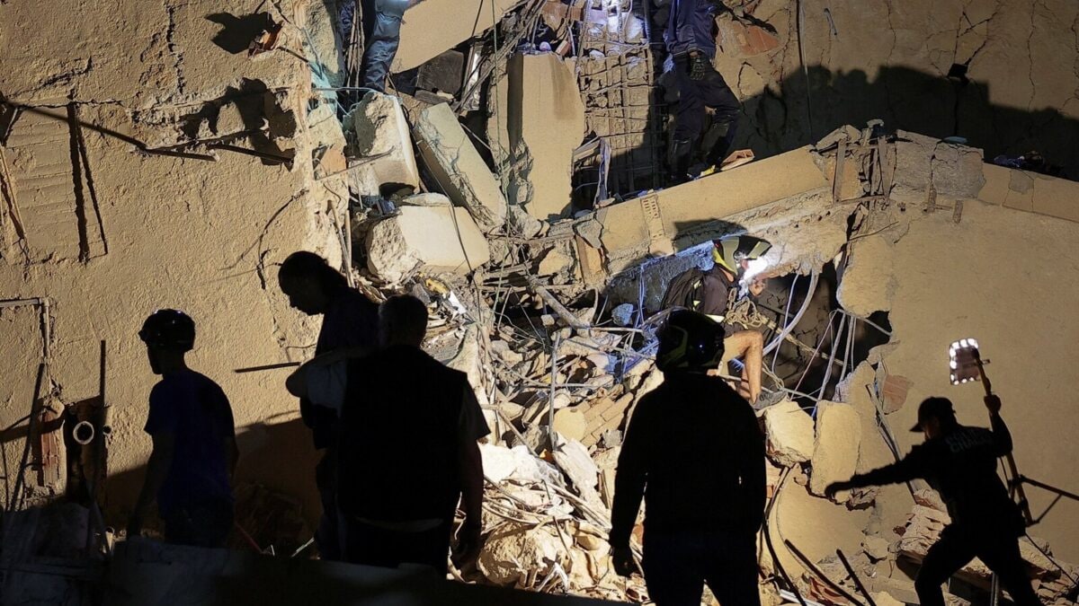 PHOTOS: Twin Earthquakes Shake Venezuela Within Seconds