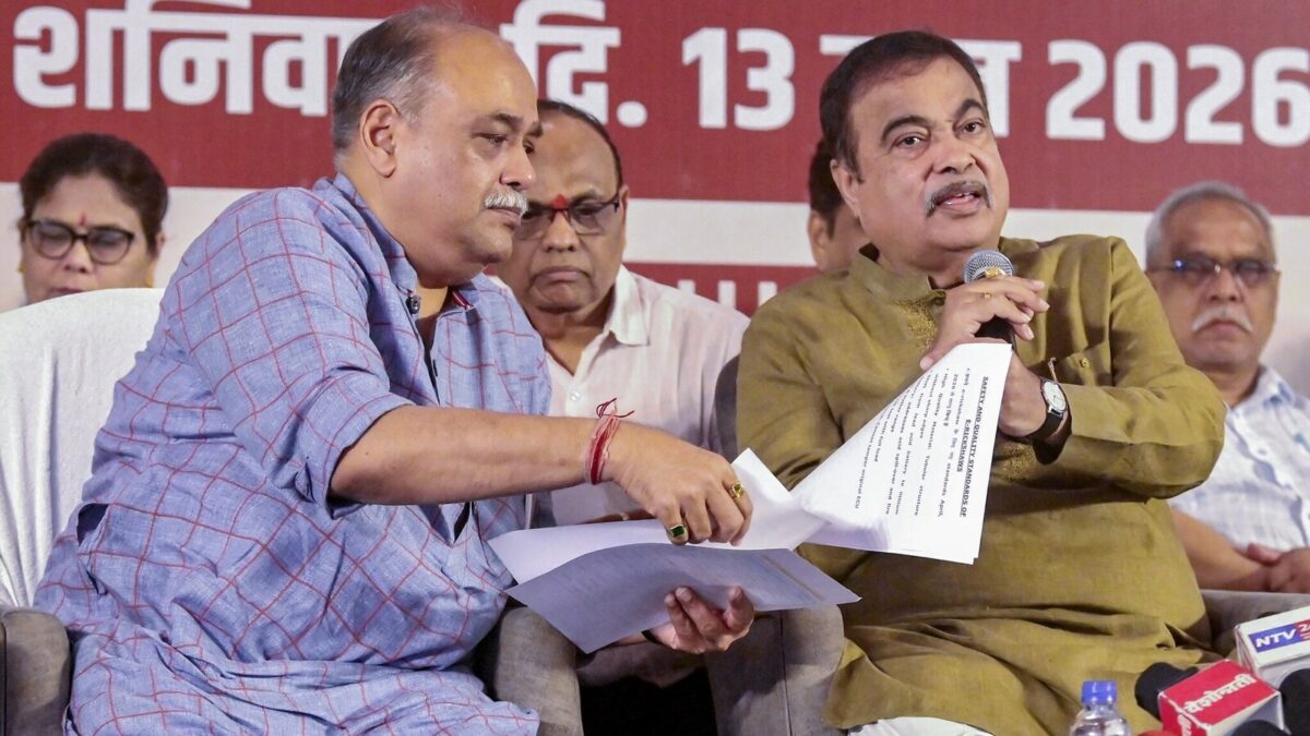 E100 Era Begins? Nitin Gadkari Officially Signs Regulations Legally Authorising 100% Ethanol Fuel