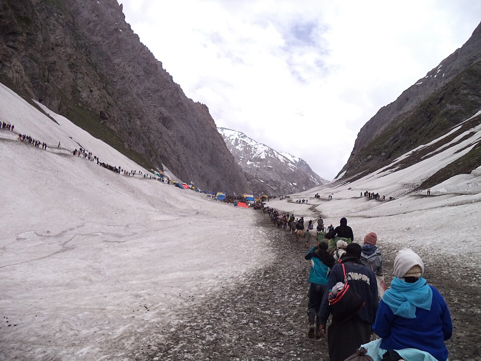  The Shri Amarnathji Shrine Board has announced that the yatra will begin on July 3, 2026, and conclude on August 28, 2026. This year's pilgrimage will last 57 days, making it longer than the previous edition.