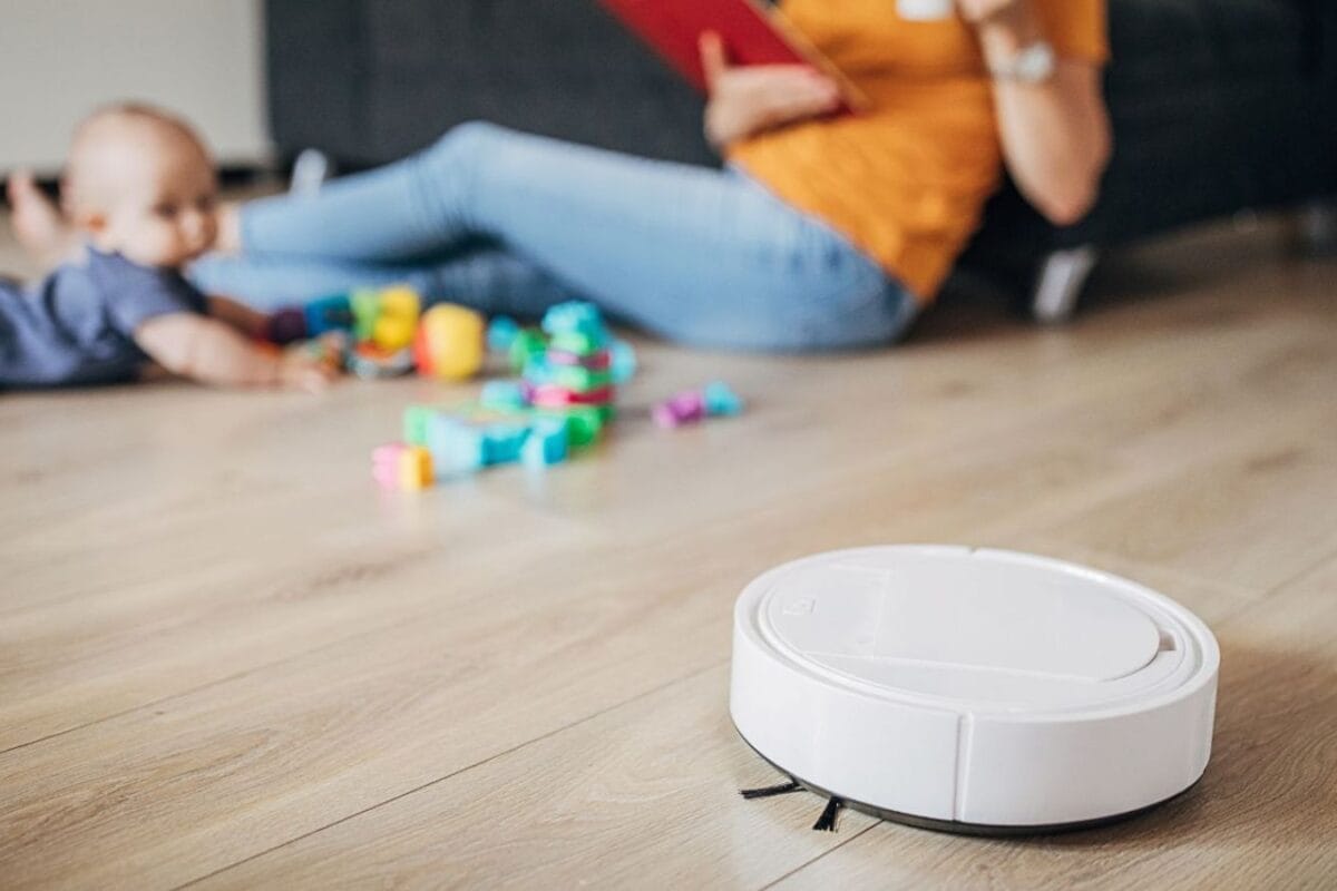 Top 5 Smart Robot Vacuums Under ₹35,000 with Self-Emptying Docks (Hands-Free Cleaning)