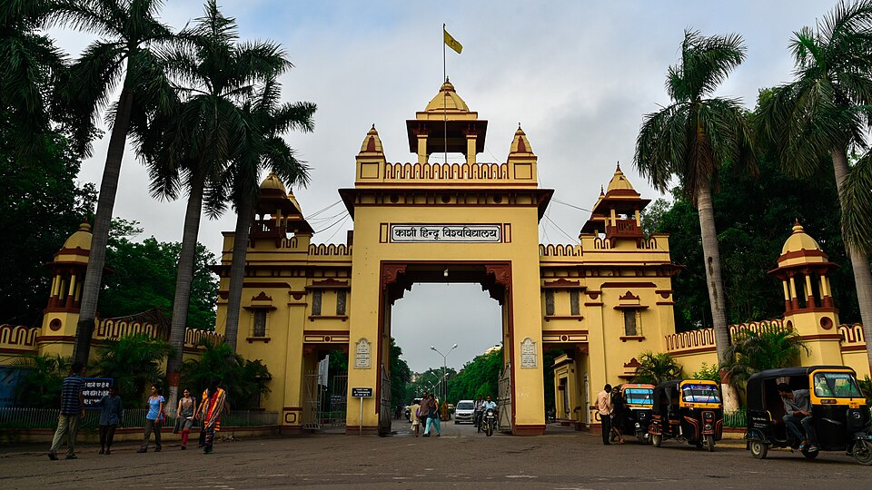 Banaras Hindu University (BHU), VaranasiOne of India’s oldest and most respected universities, BHU is known for its multidisciplinary courses and strong research culture.