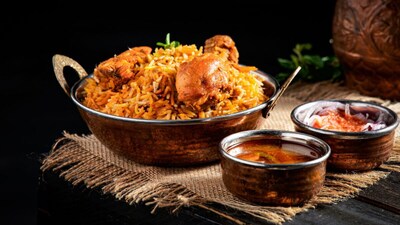 Kolkata Biryani Masala: Influenced by Awadhi cuisine, Kolkata biryani relies on a delicately spiced masala. Cinnamon, cardamom, cloves, bay leaves, nutmeg, mace, shahi jeera, star anise, kebab chini, and white pepper are roasted and ground together to create a fragrant blend that complements the dish without overpowering it.