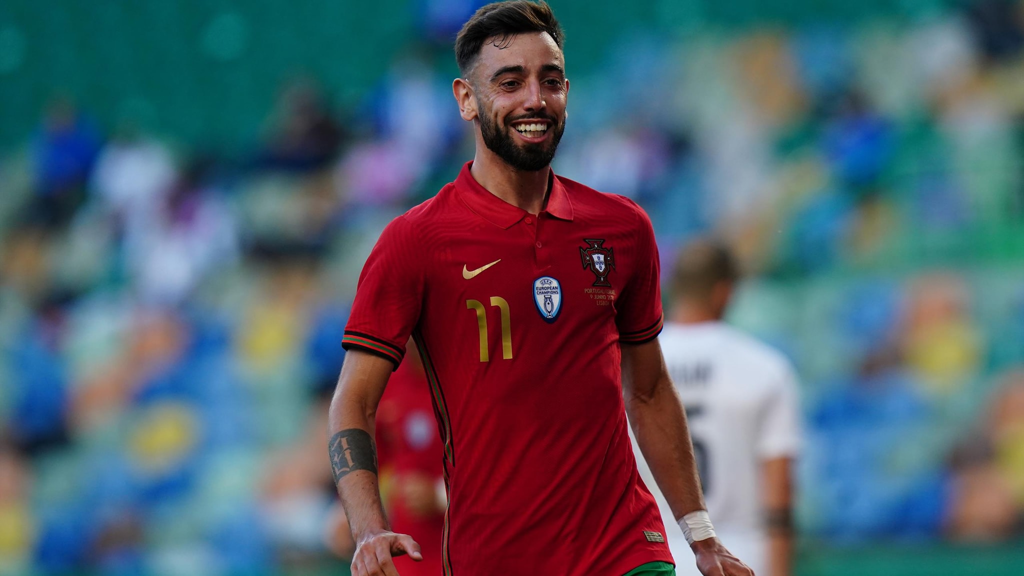Bruno Fernandes drives the attack as the main playmaker.