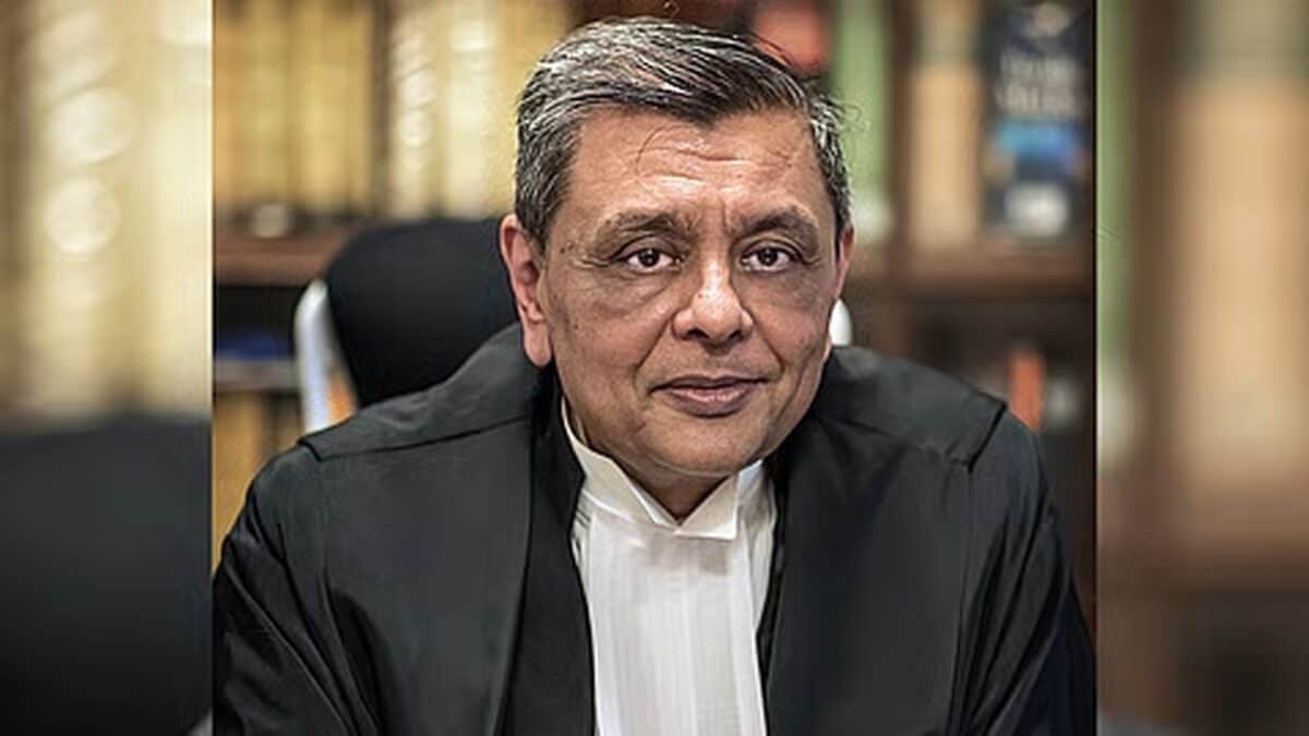 After Threats, Bombay Bar Seeks MEA Intervention For Justice Gautam Patel's Family In UK