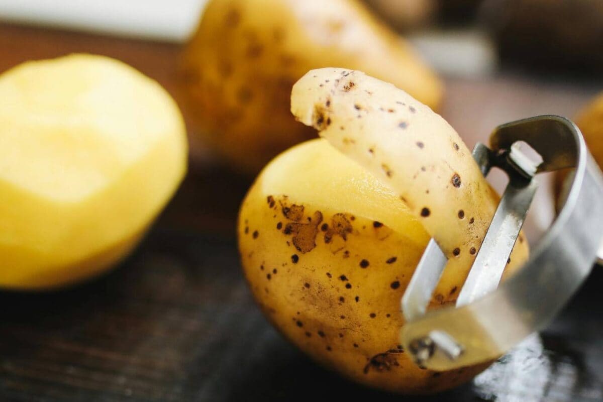7 Surprising Ways To Reuse Fruit And Vegetable Peels