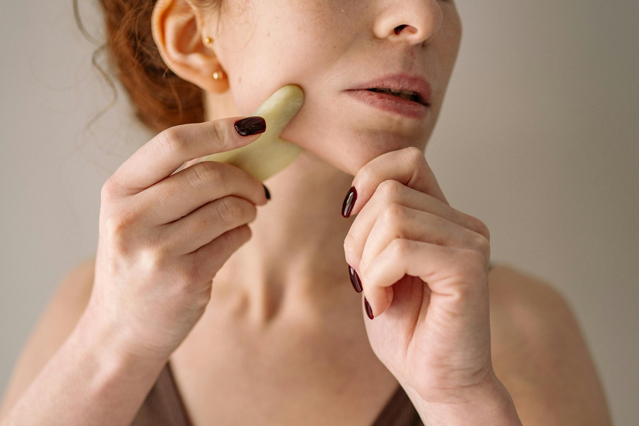No Salon Needed: This Face Massage Routine Takes Less Than 10 Minutes