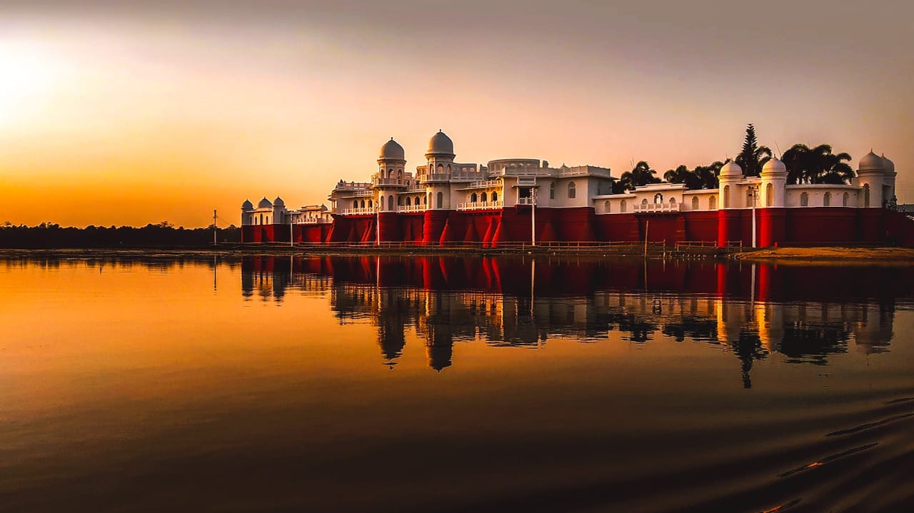 GK: Which State Is Home To India’s Largest Water Palace?