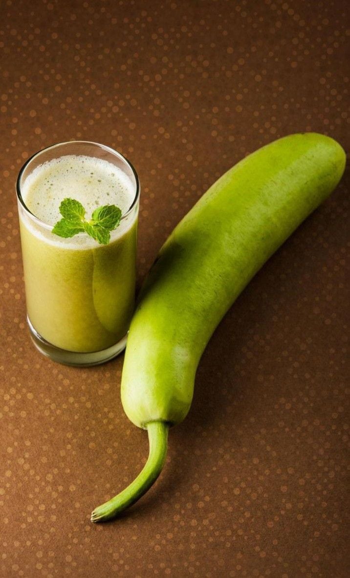 Lauki JuiceFresh lauki juice is a popular choice among fitness enthusiasts. Blend peeled bottle gourd with mint leaves and a little lemon juice. Drink it fresh and in moderation. Always taste a small piece of raw lauki before juicing and avoid using it if it tastes bitter.