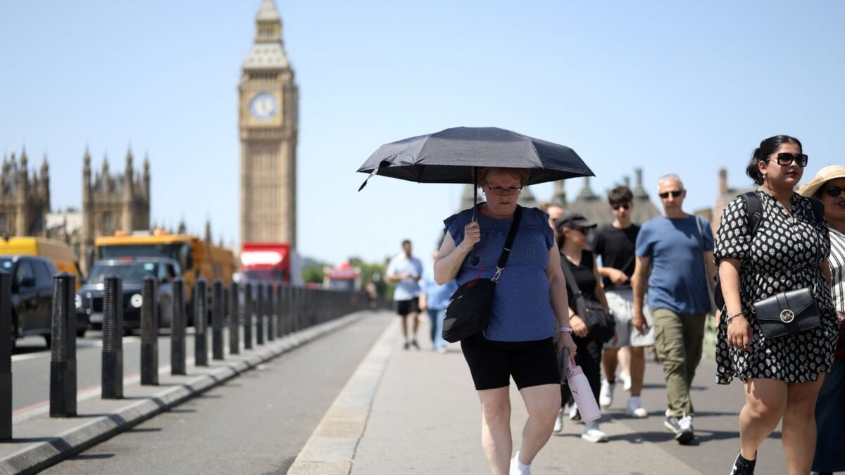 Brits Are Sweltering At 40°C. How Did They Survive India's Brutal Summers For 200 Years?